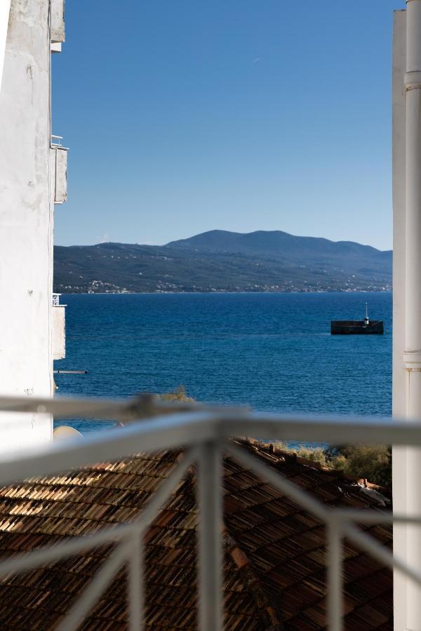 Seaside Penthouse In Kalamata Exterior photo